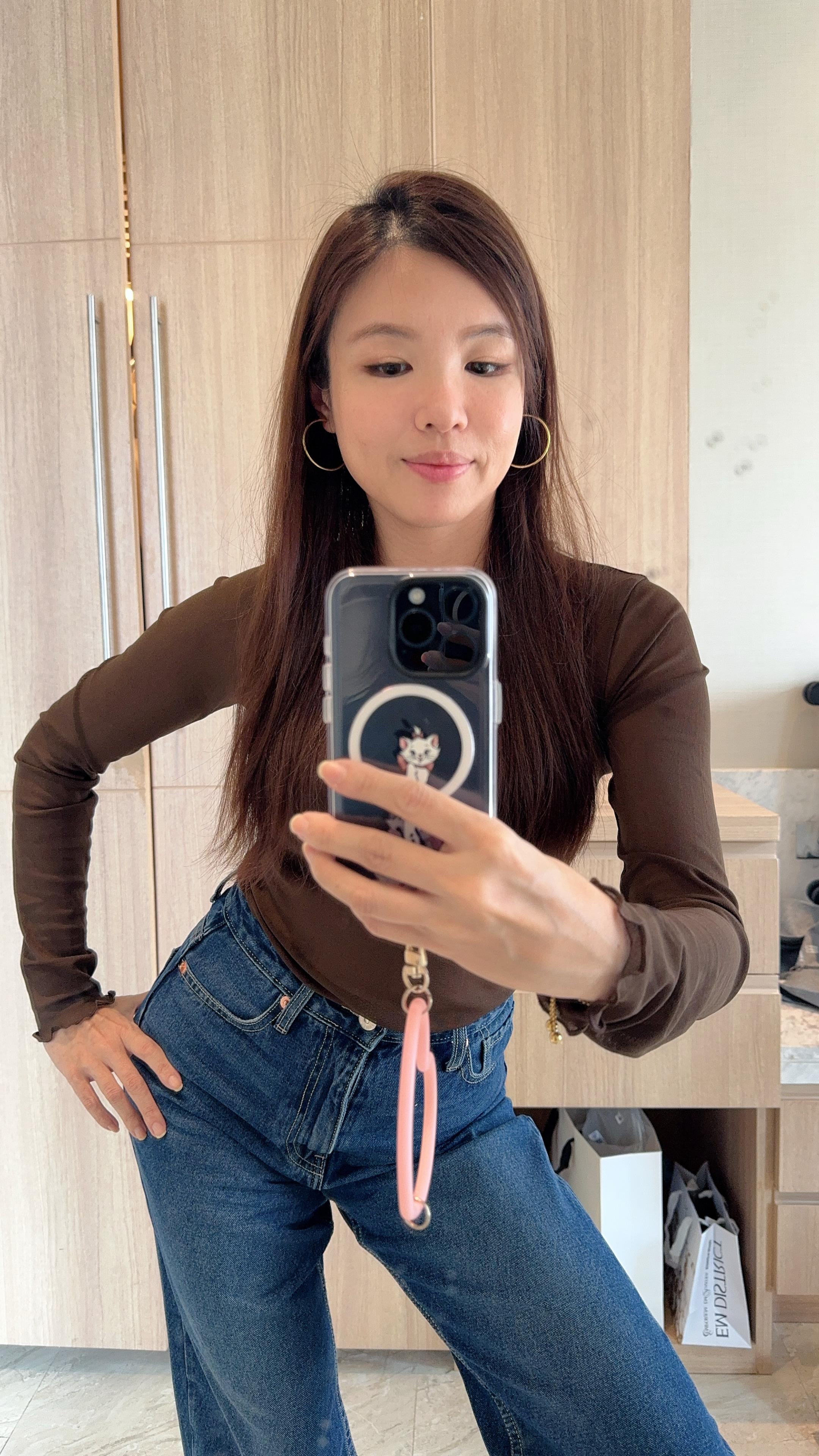 江舒婷，工業設計研究所98級