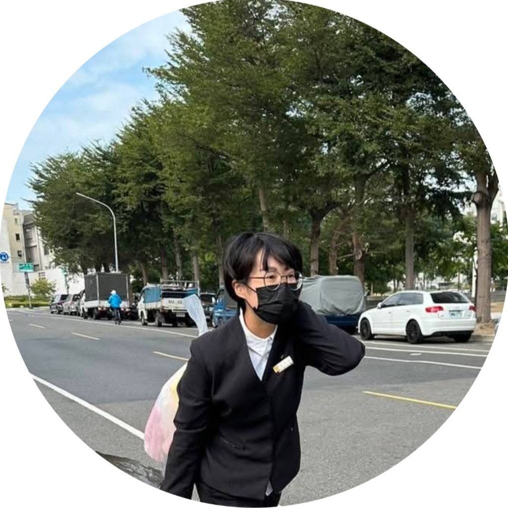 曾擷穎 禮儀師